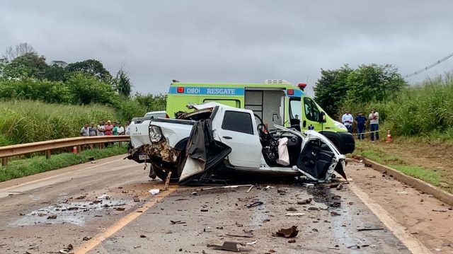 Goionews Garota De 17 Anos Pega Carro Escondido Dos Pais E Morre Em