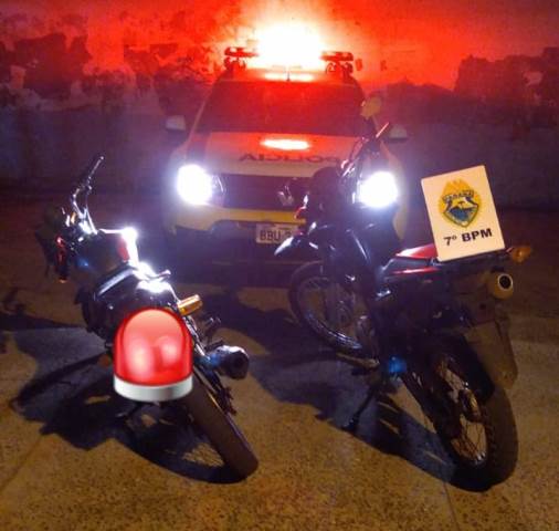 Goionews Jovens Fogem E Abandonam Motocicletas Em Mariluz Uma