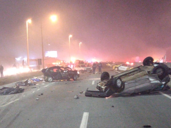 VÍDEO: Imagens mostram momento em que viatura é atingida por carro